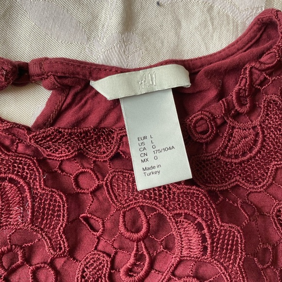 H&M knit and lace blouse - Picture 2 of 3